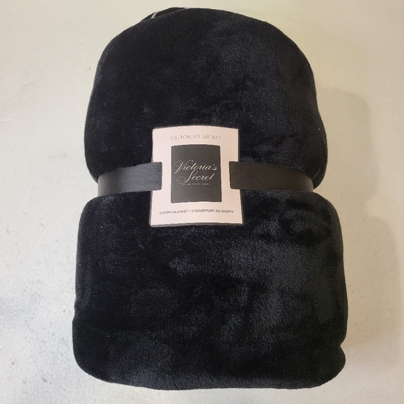 Victoria's Secret Other - Victoria Secrets Blanket